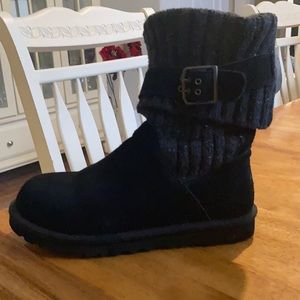 UGG Cambridge Boots Size 8 New in Box